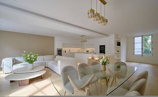 By Saint-sulpice Newly Refurbished 4 BR Apartment