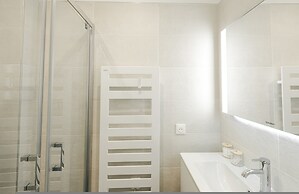 By Saint-sulpice Newly Refurbished 4 BR Apartment