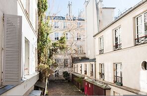 By Saint-sulpice Newly Refurbished 4 BR Apartment