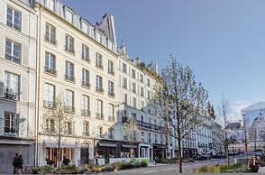 By Saint-sulpice Newly Refurbished 4 BR Apartment