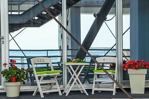 Idro apartments directly at the beach