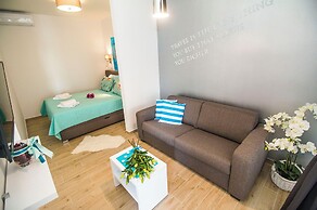 Idro apartments directly at the beach