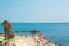 Idro apartments directly at the beach