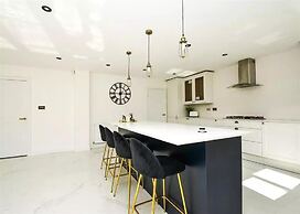 Cozy City Retreat in Wolverhampton