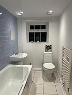 Russell Square Apartment