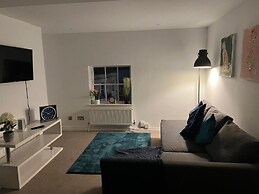 Russell Square Apartment