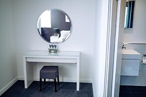 Russell Square Apartment
