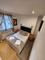 Russell Square Apartment