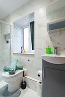 Stylish Dagenham Flat Easy Central London Access
