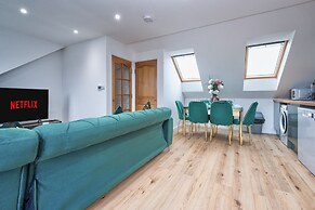 Stylish Dagenham Flat Easy Central London Access