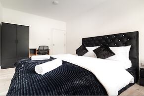 LUX 2bdr Flat Near LTN Airport City Centre