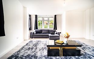 LUX 2bdr Flat Near LTN Airport City Centre
