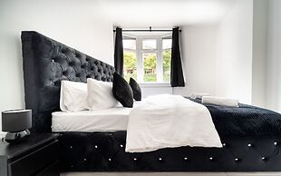 LUX 2bdr Flat Near LTN Airport City Centre