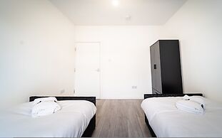 LUX 2bdr Flat Near LTN Airport City Centre