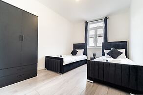 LUX 2bdr Flat Near LTN Airport City Centre