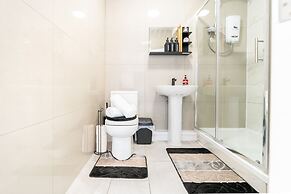 LUX 2bdr Flat Near LTN Airport City Centre