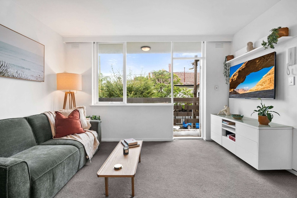 St Kilda Retreat Near Beach & Cafes
