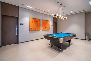 Luxurious 1BR at Grande Downtown