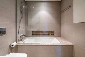 Luxurious 1BR at Grande Downtown