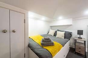 Quirky Studio in Central Reading