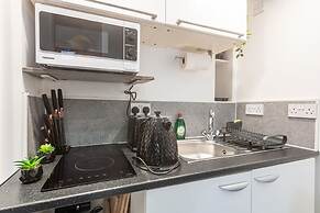 Quirky Studio in Central Reading