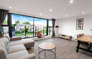 Modern Penthouse in Wembley