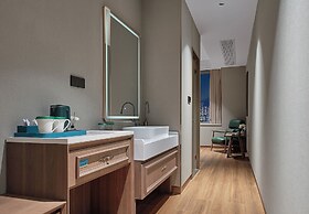 CloudView Hotel