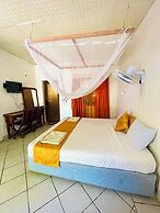 Qwetu Beach Resort Likoni