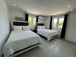 Oceanview Rooftop Escape & Pool