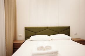 Avra Apartments