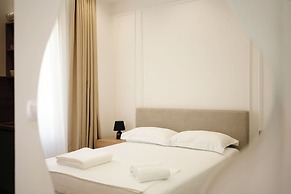Avra Apartments