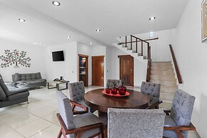 Casa Nacho Hotel by Monyxbnb