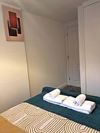 2 Bed Home - Parking, Private Garden, Wifi