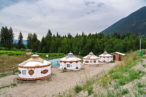 Recline Yurt