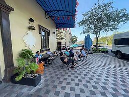 Win House Hotel