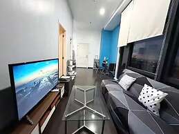 Ultra Luxury 66F Penthouse  Skyline View