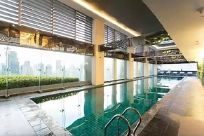 Ultra Luxury 66F Penthouse  Skyline View