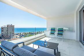 Oyster 1-BR Apt & Pool in Larnaca