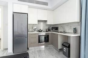 Oyster 1-BR Apt & Pool in Larnaca