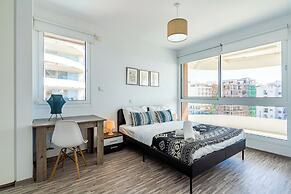 Oyster 1-BR Apt & Pool in Larnaca