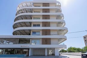 Oyster 1-BR Apt & Pool in Larnaca
