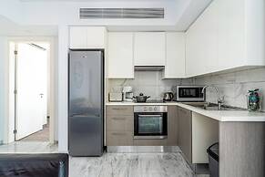 Oyster 1-BR Apt & Pool in Larnaca