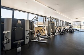 Harbour View Apartment With Pool & Gym
