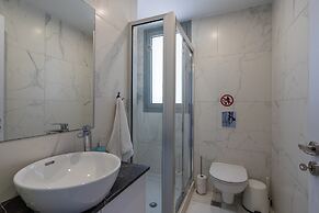 Kmeidos 1-BR Apt & Balcony in Larnaca