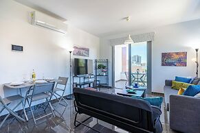 Kmeidos 1-BR Apt & Balcony in Larnaca