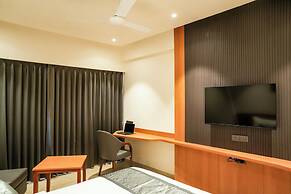 Mastiff Hotel Crystara, Jalgaon