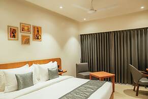 Mastiff Hotel Crystara, Jalgaon