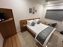 Mastiff Hotel Crystara, Jalgaon