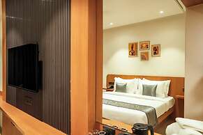 Mastiff Hotel Crystara, Jalgaon
