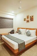 Mastiff Hotel Crystara, Jalgaon